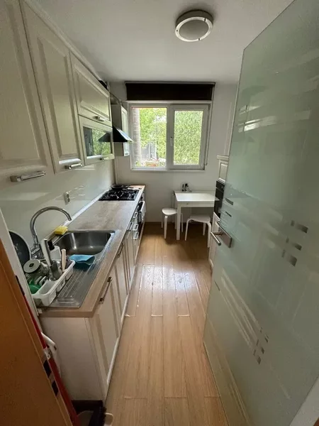 Colentina, Fundeni, vizavi de parcul Motodrom, 5min spital Fundeni